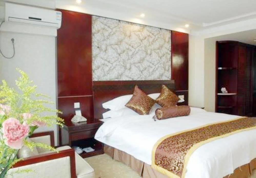 Super 8 Hotel Xian Da Yan Ta Экстерьер фото